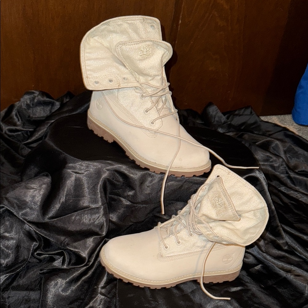 Timberland Women's Light Tan Combat Boots